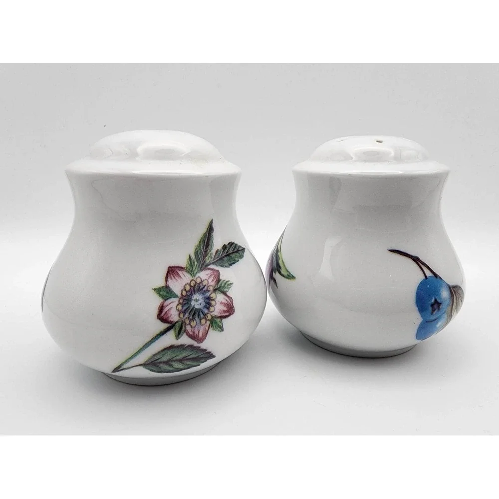 Vintage Ceramic Salt And‎ Pepper Shakers Hand Painted Blueberries Blooms China